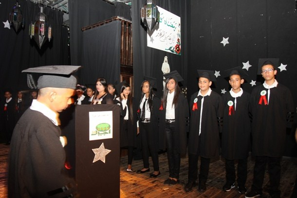 بالفيديو: حفل تخريج الفوج الثاني عشر من طلاب وطالبات مدرسة أجيال الابتدائية 